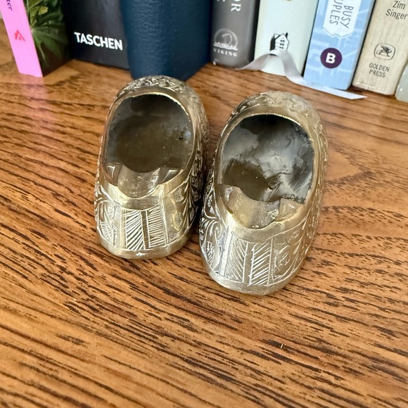 Two Vintage Brass Shoe Slippers Ashtray Or Incense Holder Made In India - Picture 3 of 7